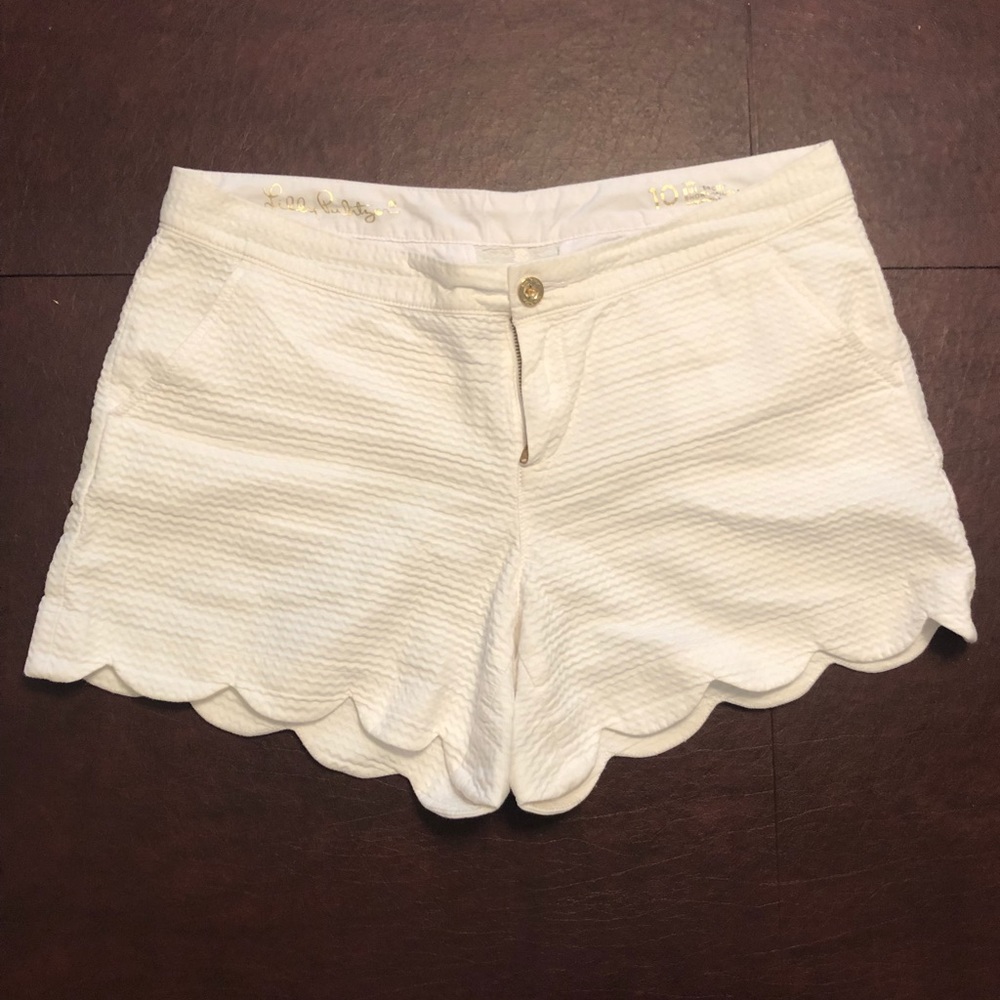 Lilly Pulitzer scallop hem shorts